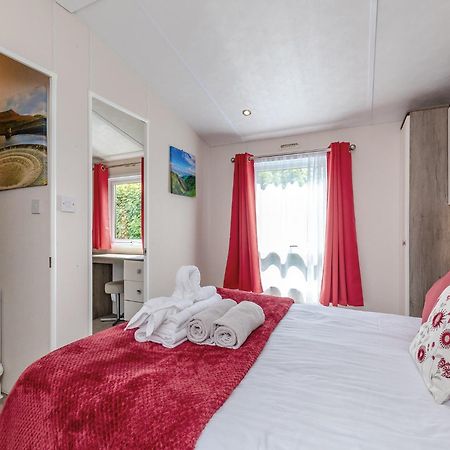 Longnor Wood Holiday Park Εξωτερικό φωτογραφία